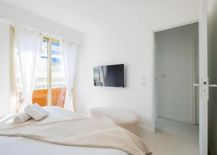 Appartement 3p De Style A Deux Pas De La Croisette & Commerces - 3p De Style A Deux Pas De La Croisette & Commerces Mae-2103 *